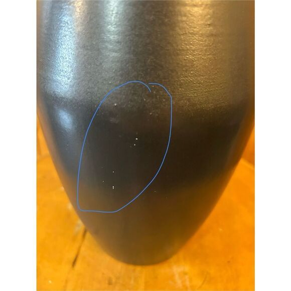 TRIBECA VASE one strip black cream 11.5” tall (8876) - Picture 5 of 8